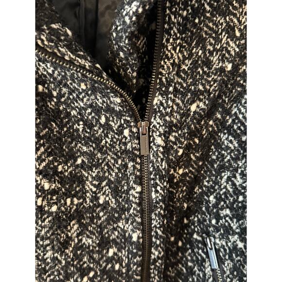 BCBG Max Azria black and white tweed swing jacket with black stretch sleeves - Picture 2 of 6